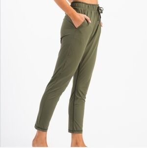 Zyia Active Everywhere Olive Green Pants Size Medium